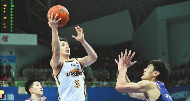 热身赛中, 球迷的目光